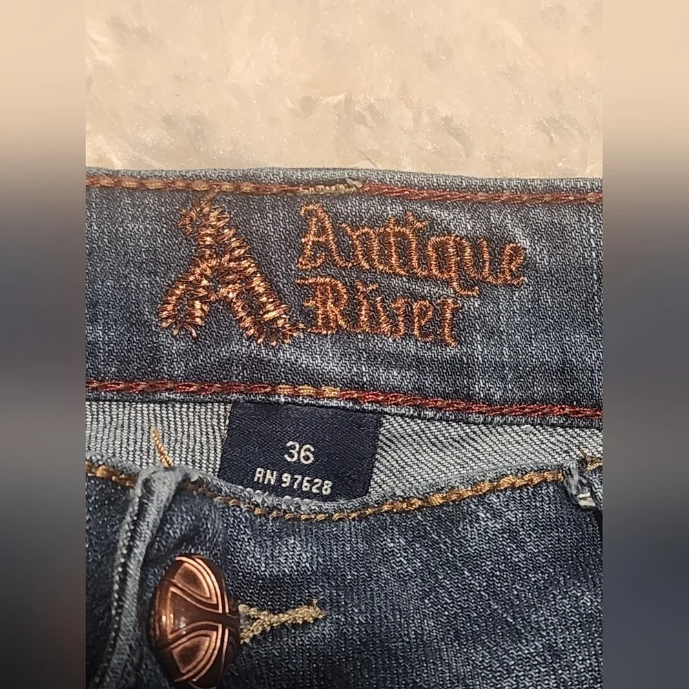ANTIQUE RIVET Medium Wash Distressed Stretch Slim Fit Men's Jean Sz. 36x30 1/2